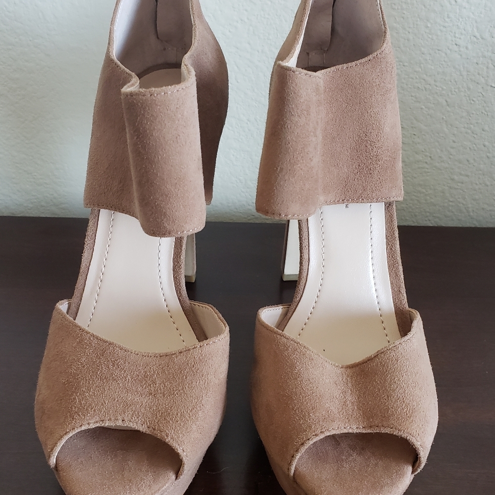 Bcbgneration helara suede tan peeptoe heels